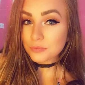 Meet your Posher, Mia